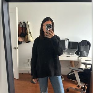 ARITZIA BABATON SWEATER